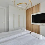Luxury Voyager - Sea View Apartmán *