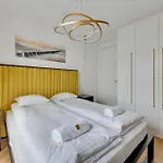 Luxury Voyager - Sea View Apartmán *
